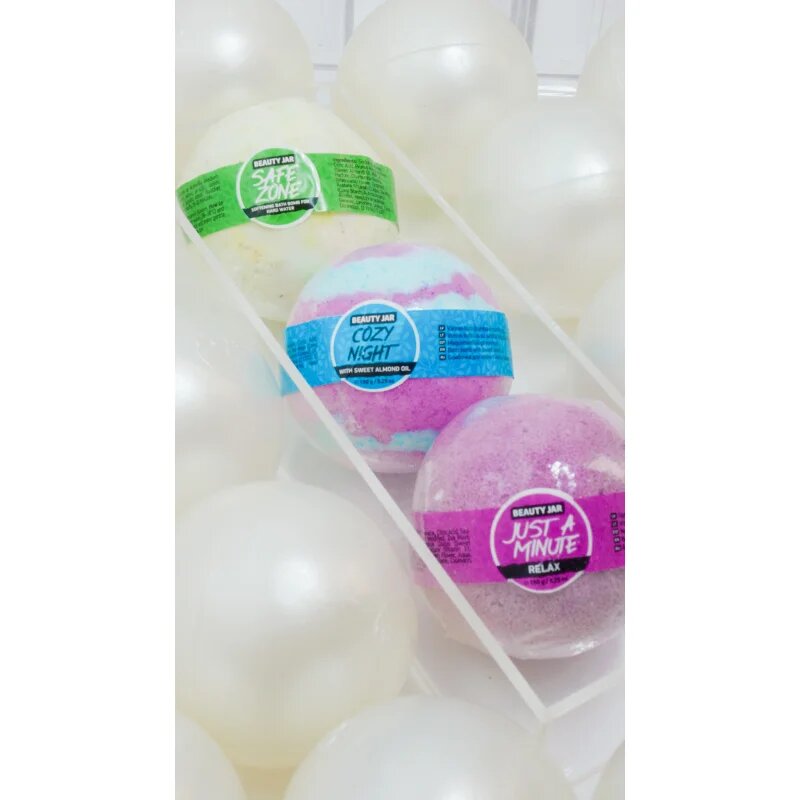 Beauty Jar Just A Minute Relax fürdőgolyó levendulával 150 g