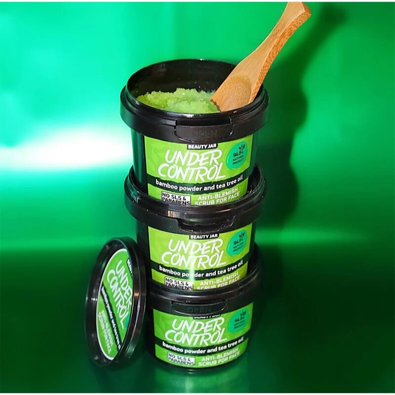 Beauty Jar Under Control tisztító peeling a problémás bőrre 120 g