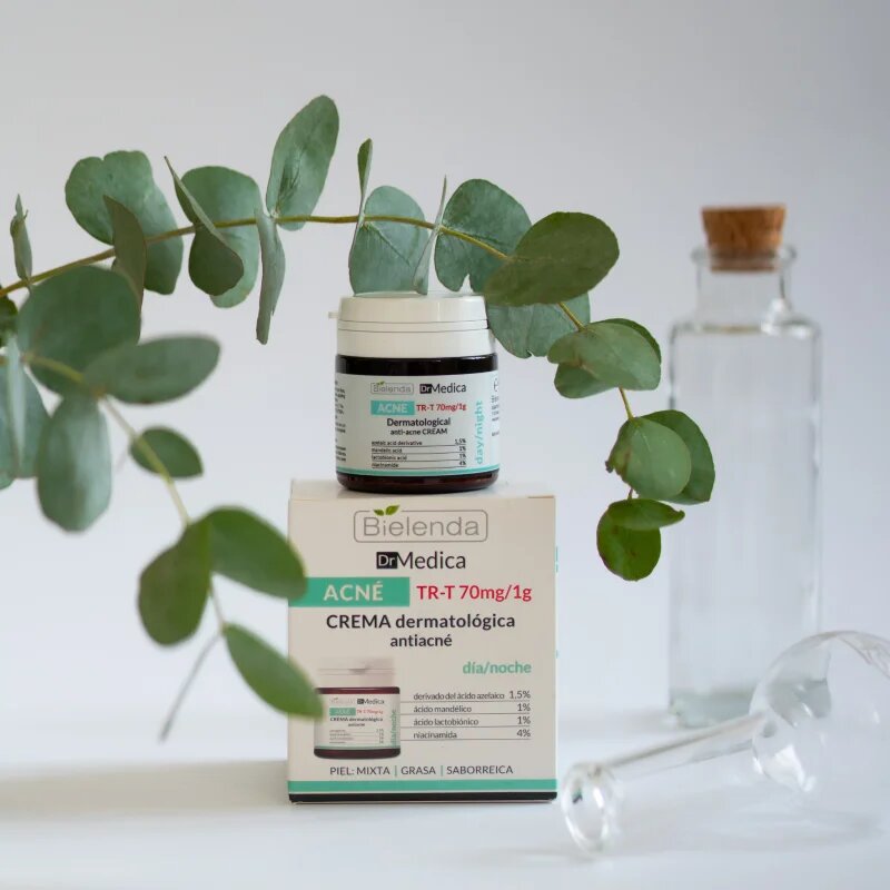Bielenda Dr Medica Acne bőrkrém az aknéra hajlamos zsíros bőrre 50 ml