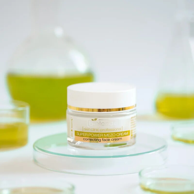 Bielenda Skin Clinic Professional Correcting krém a bőr egyensúlyának visszaállításához fiatalító hatással 50 ml