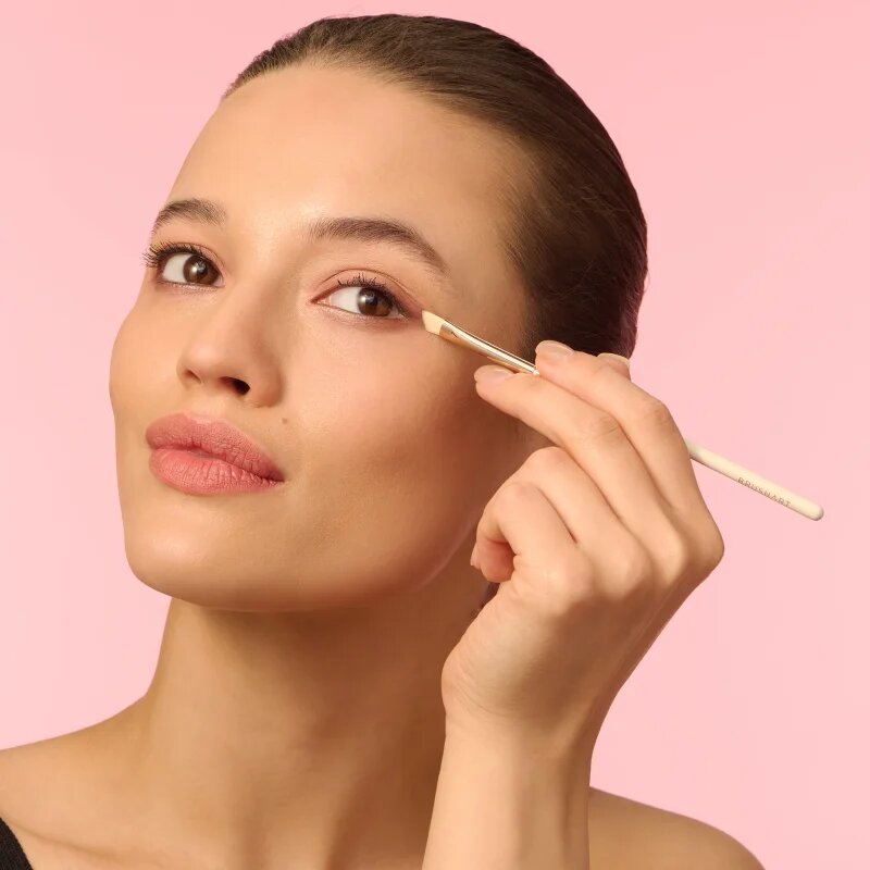 BrushArt Basic Eyeliner brush szemhéjfesték ecset 1 db