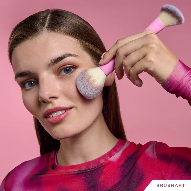 BrushArt Double Duty Blush & Powder brush arcpirosító- és púderecset kétoldalas 1 db