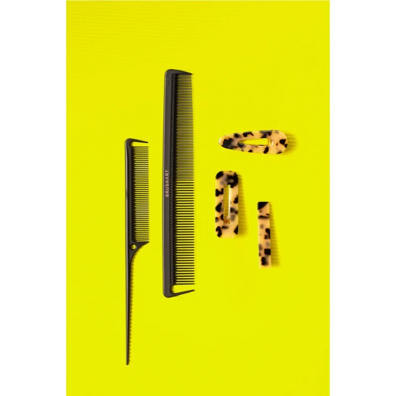 BrushArt Hair Tail comb with a carbon finish kefe 1 db