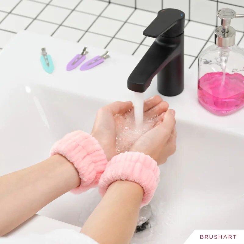 BrushArt Home Salon Wrist wash bands a víz arcmosás közbeni lefolyását megelőző karkötő Pink 2 db