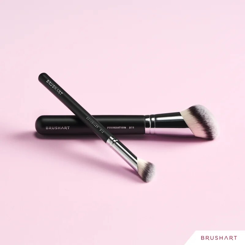 BrushArt Professional B12 Angled concealer brush korrektor ecset B12 1 db