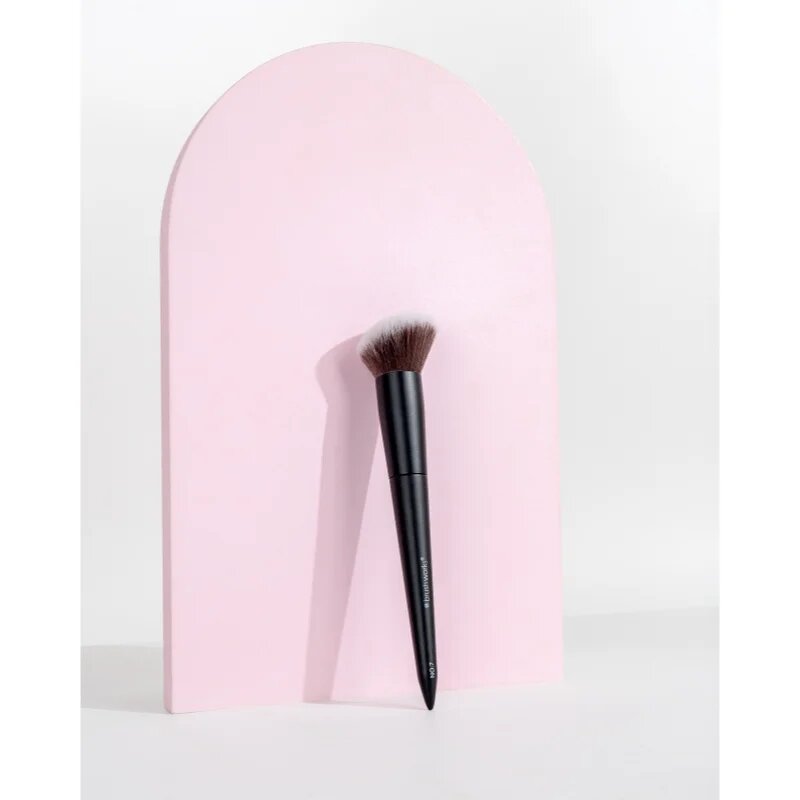 Brushworks Angled Blush Brush ferdére vágott ecset típus NO. 7 1 db