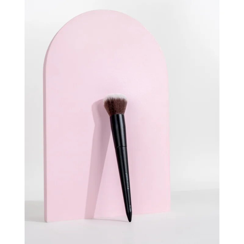 Brushworks Back Comb Brush púderecset az arcra (arcpír ecset) típus NO. 12 1 db