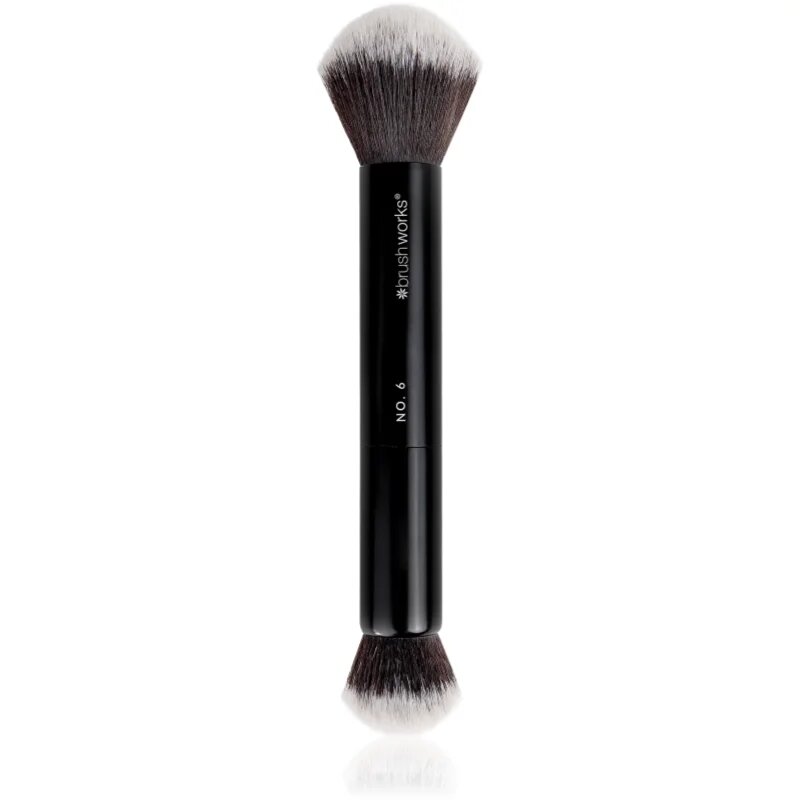 Brushworks Double Ended egy kis kefe folyékony krém és por termékek alkalmazásához típus NO. 6 1 db