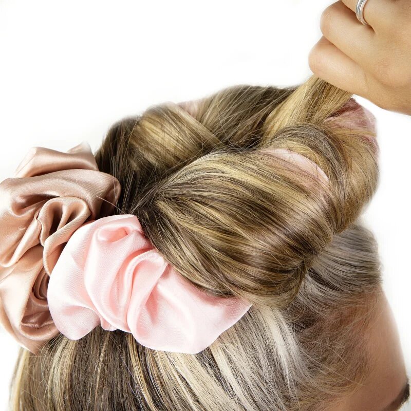 Brushworks Heatless Curling Scrunchie göndörítő hajgumi 1 db