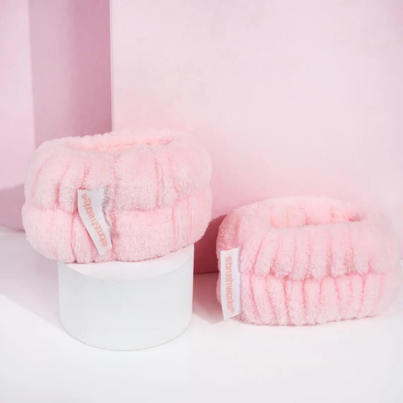 Brushworks Microfibre Wrist Wash Bands a víz arcmosás közbeni lefolyását megelőző karkötő mikroszálakból 2 db