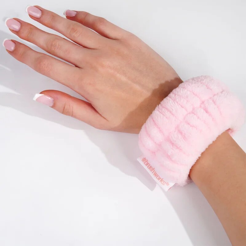 Brushworks Microfibre Wrist Wash Bands a víz arcmosás közbeni lefolyását megelőző karkötő mikroszálakból 2 db
