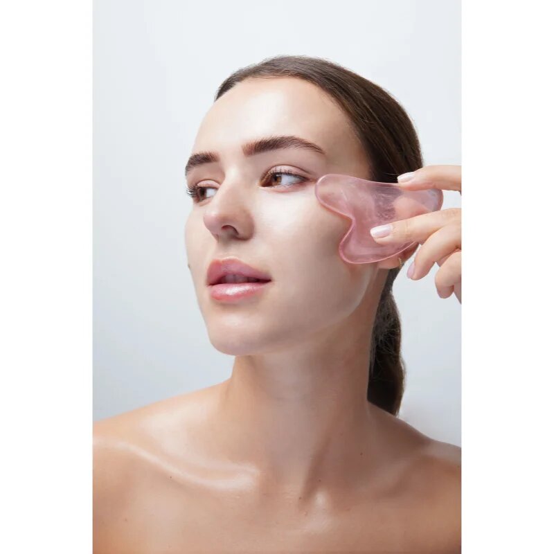 Brushworks Resin Rose Roller & Gua Sha arcápoló szett
