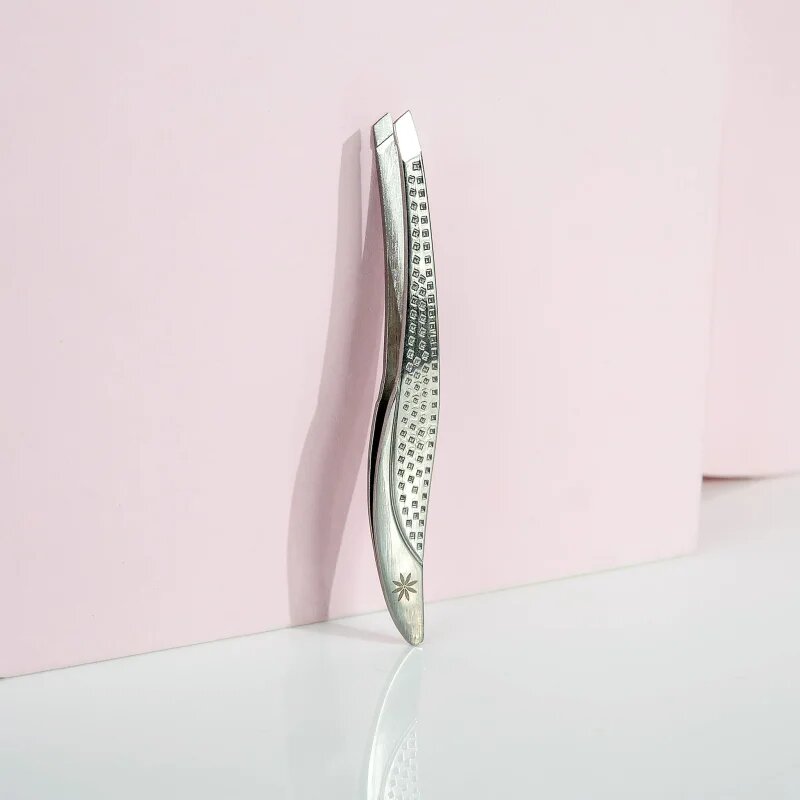 Brushworks Traditional Tweezers szemöldökcsipesz 1 db