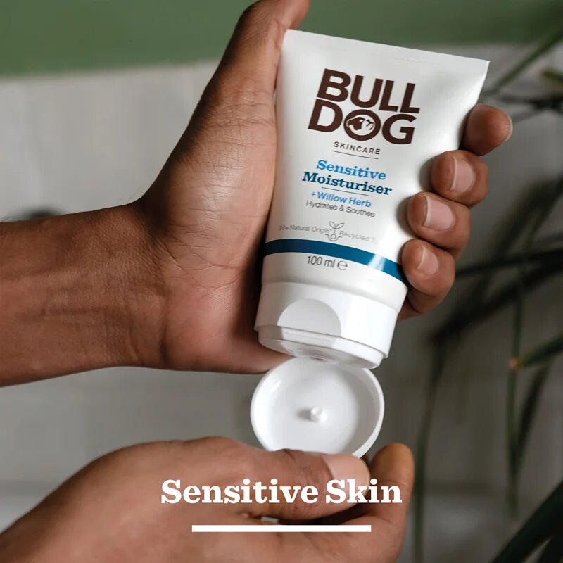 Bulldog Sensitive Moisturizer hidratáló krém az arcra 100 ml