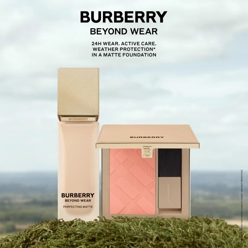 Burberry Beyond Wear Outdoor Blush púderes arcpír árnyalat 11 Sand Beige 9 g
