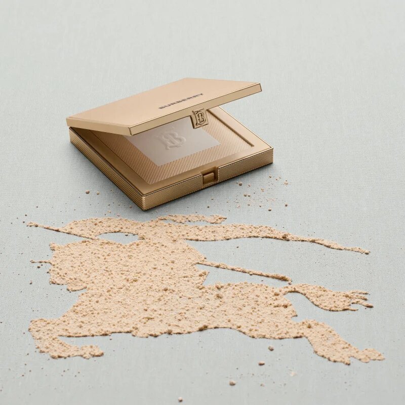 Burberry Beyond Wear Powder mattító púder kisimító hatással Fair 01 11 g
