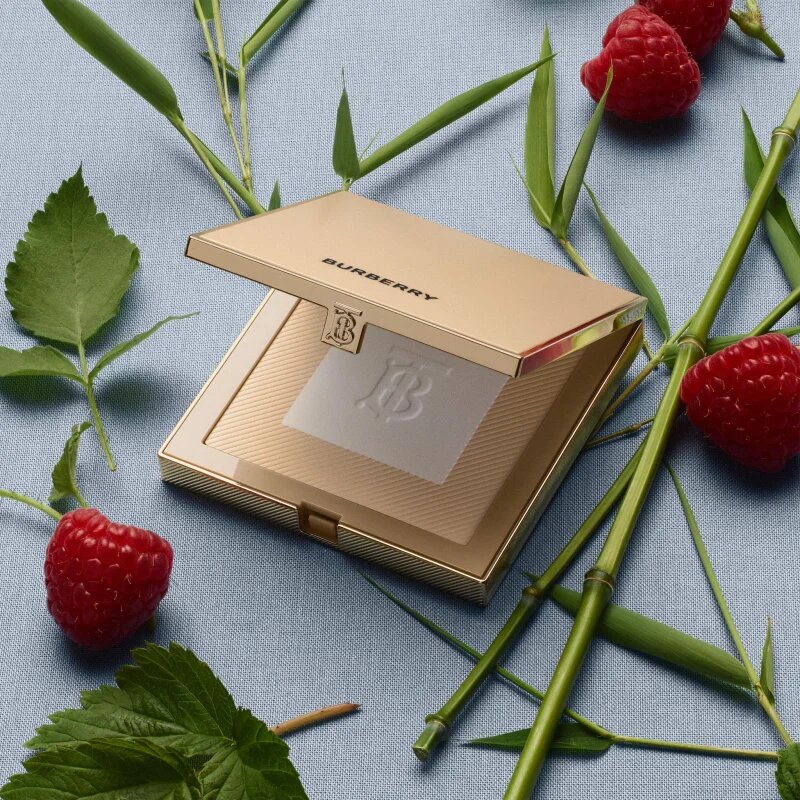Burberry Beyond Wear Powder mattító púder kisimító hatással Medium Deep 03 11 g