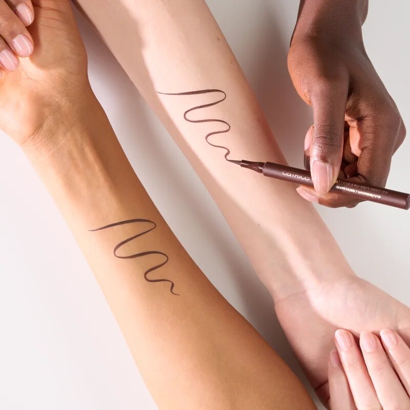 Catrice Calligraph Pro Precise Matt Liner széles applikátorú szemhéjtus vízálló árnyalat 020 Espresso Brown 1 ml