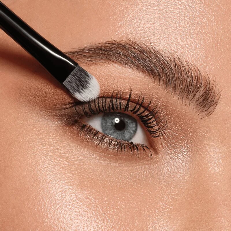 Catrice Effect Eyeshadow Duo Brush kétoldalas ecset a szemhéjfestékekre 1 db