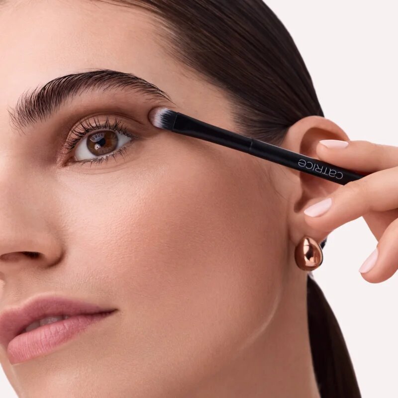 Catrice Effect Eyeshadow Duo Brush kétoldalas ecset a szemhéjfestékekre 1 db