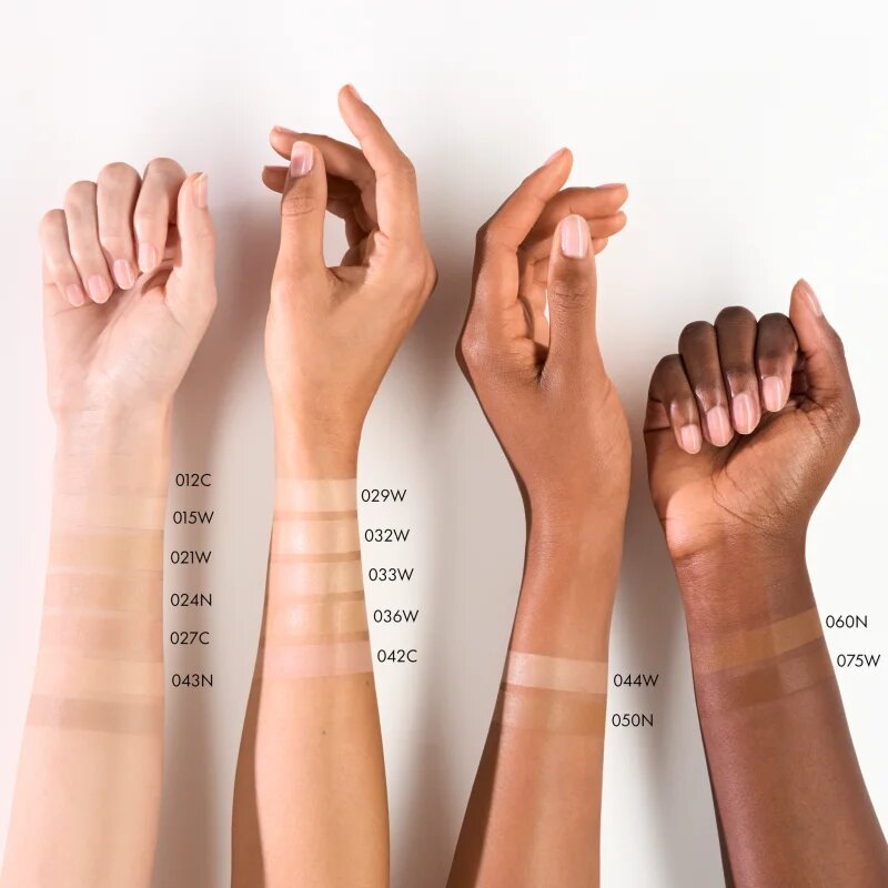 Catrice Invisible Cover Cushion Foundation mattító make-up szivaccsal SPF 30 árnyalat 033W 10 g