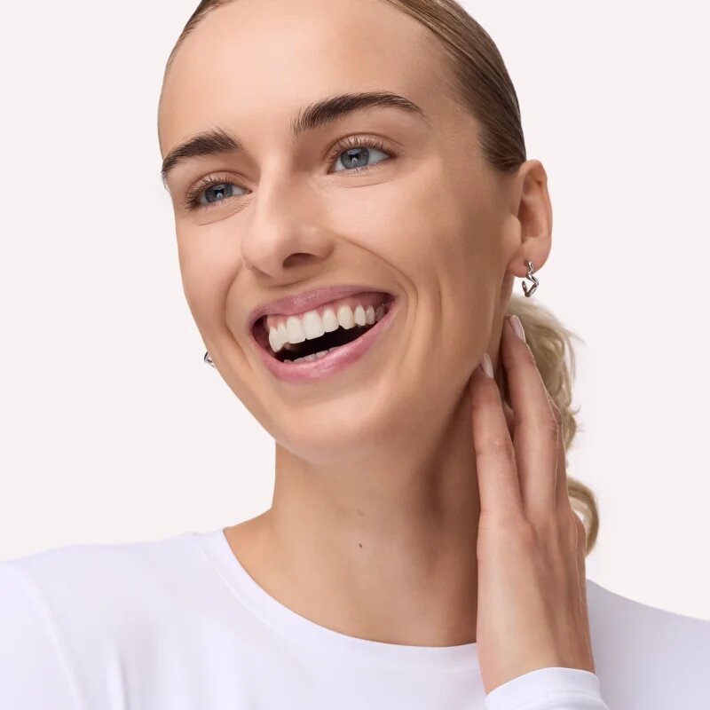 Catrice Invisible Cover Cushion Foundation mattító make-up szivaccsal SPF 30 árnyalat 033W 10 g