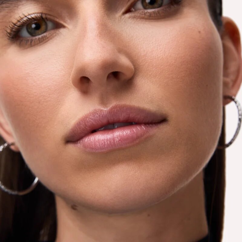 Catrice Jelly Spark Lip Balm tonizáló ajakbalzsam a csillogó fényért árnyalat 030 Glitter BAE 2.5 g