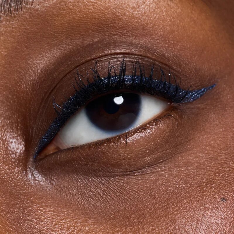 Catrice Jewel Glide Effect Eye Pencil vízálló szemceruza a csillogó fényért árnyalat 030 Midnight Sapphire 1.5 g