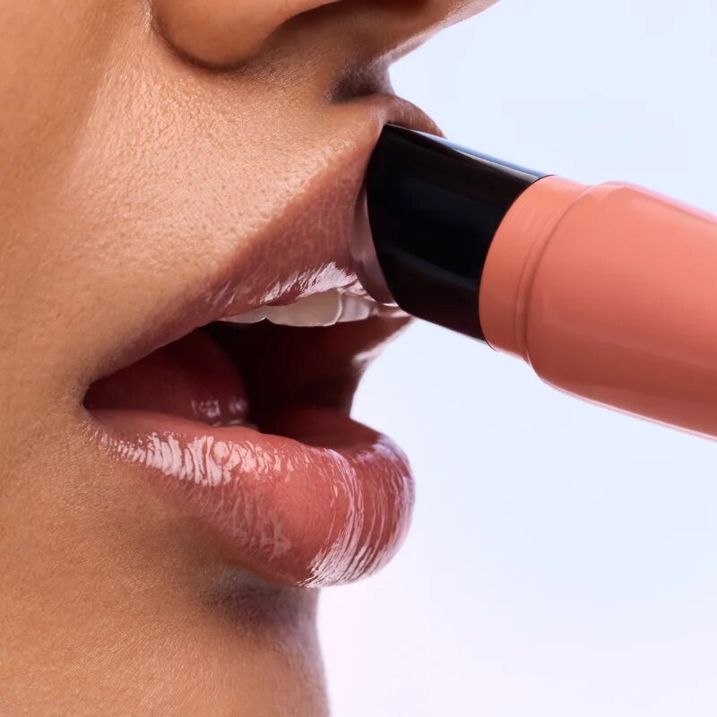 Catrice Peptide Drip Milky Lip Serum tápláló szájfény peptidekkel árnyalat C020 Feelin' Peachy 9 ml