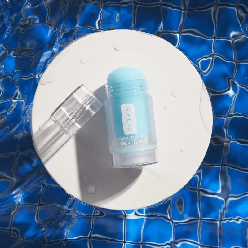 Catrice POOLSIDE OF LIFE hidratáló és regeneráló stick hűsítő hatással árnyalat Pool Down 36 g
