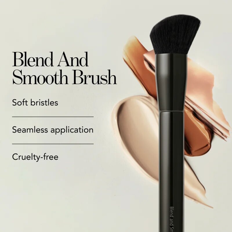Chantecaille Blend and Smooth Brush közepes ecset a folyékony krémes és púder állagú termékekhez 1 ml