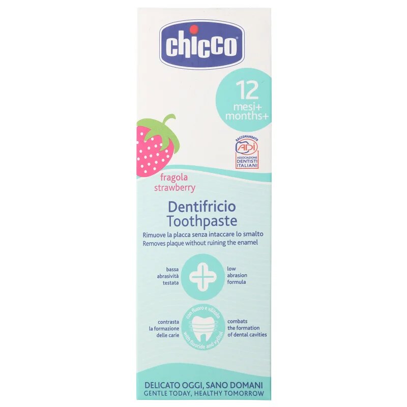 Chicco Oral Care Toothpaste fogkrém gyermekeknek íz Strawberry 12 m+ 50 ml