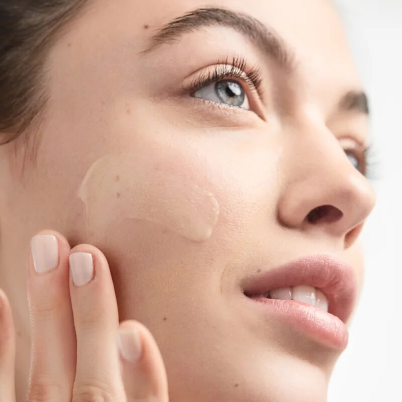 Clinique 3 Steps Dramatically Different™ Moisturizing Lotion+ hidratáló emulzió száraz és nagyon száraz bőrre 125 ml
