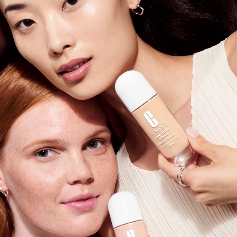 Clinique Even Better™ Vitamin Makeup folyékony make-up SPF 50 árnyalat Light Cool 3 30 ml