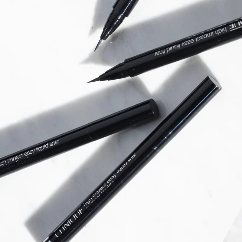 Clinique High Impact™ Easy Liquid Eyeliner professzionális folyékony szemceruza árnyalat Espresso 067 g