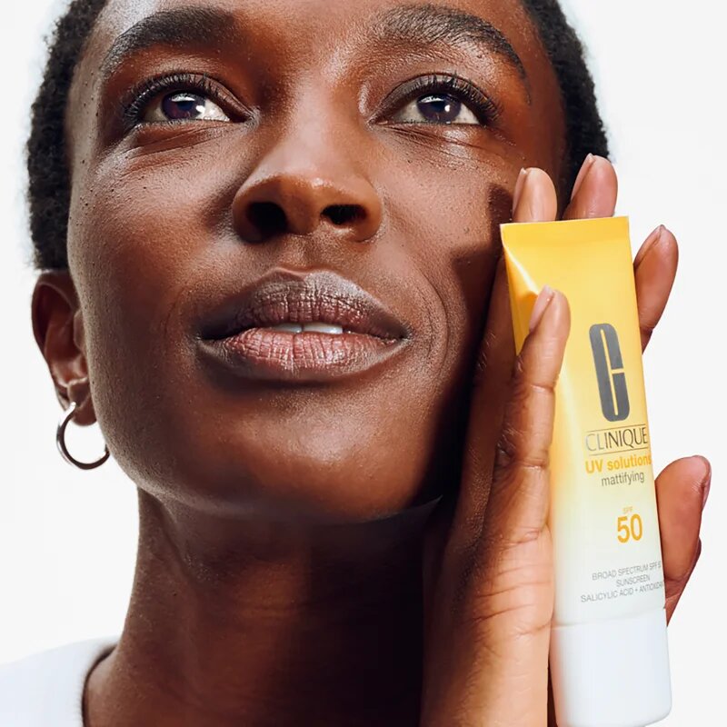 Clinique Sun UV Solutions Mattifying Sunscreen SPF 50 napozókrém arcra mattító hatással 40 ml