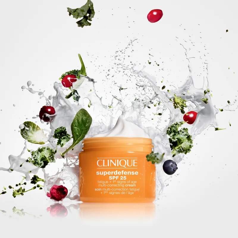 Clinique Superdefense™ SPF 25 Fatigue + 1st Signs Of Age Multi-Correcting Cream krém az öregedés első jelei ellen száraz és kombinált bőrre SPF 25 30