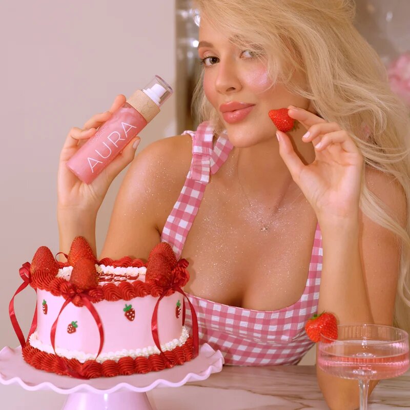 COCOSOLIS AURA Peptide Shimmer Spray hidratéló spray élénkítő hatással illattal Strawberry Cheesecake 100 ml