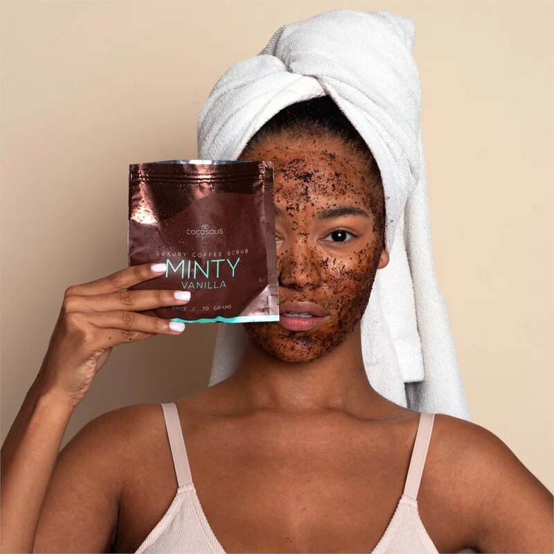 COCOSOLIS Luxury Coffee Scrub Box szett a finom és sima bőrért