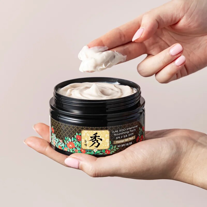 DAENG GI MEO RI Dlae Soo Intensive Nourishing Pack mélyen tápláló maszk a károsult hajra 200 ml