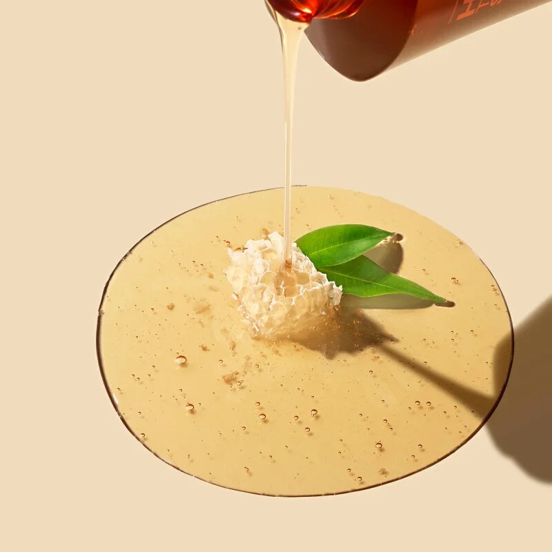 DAENG GI MEO RI Honey Therapy Professional Plus Shampoo regeneráló sampon a gyenge és sérült hajra 500 ml