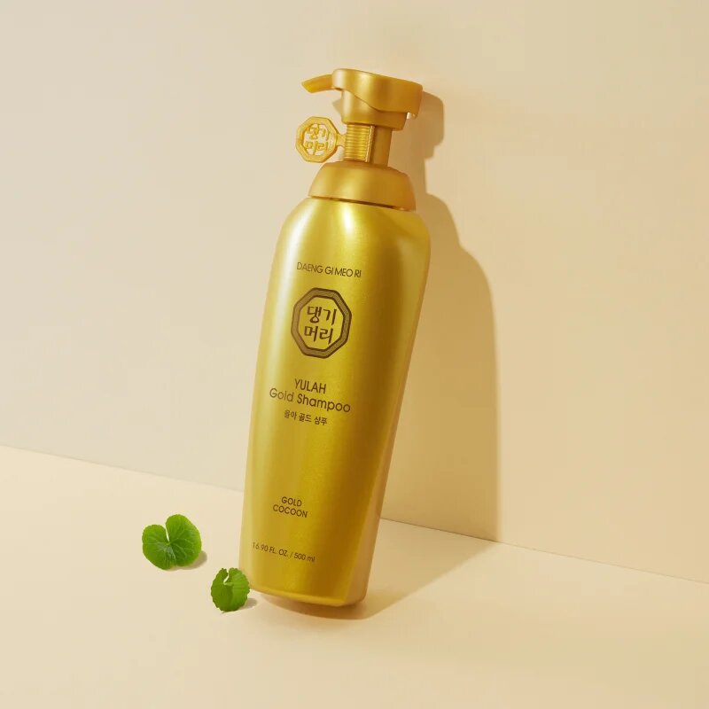 DAENG GI MEO RI Yula Gold Shampoo intenzív tápláló sampon az erős és fénylő hajért 500 ml
