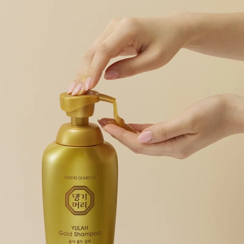 DAENG GI MEO RI Yula Gold Shampoo intenzív tápláló sampon az erős és fénylő hajért 500 ml