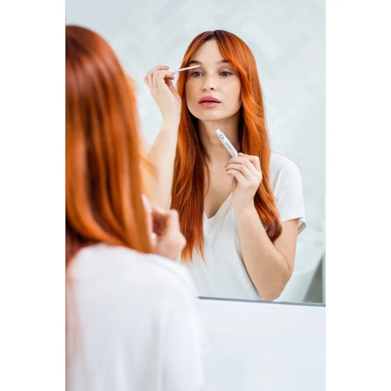 Delia Cosmetics Eyebrow Expert tápláló olaj Szempillákra és szemöldökre 7 ml