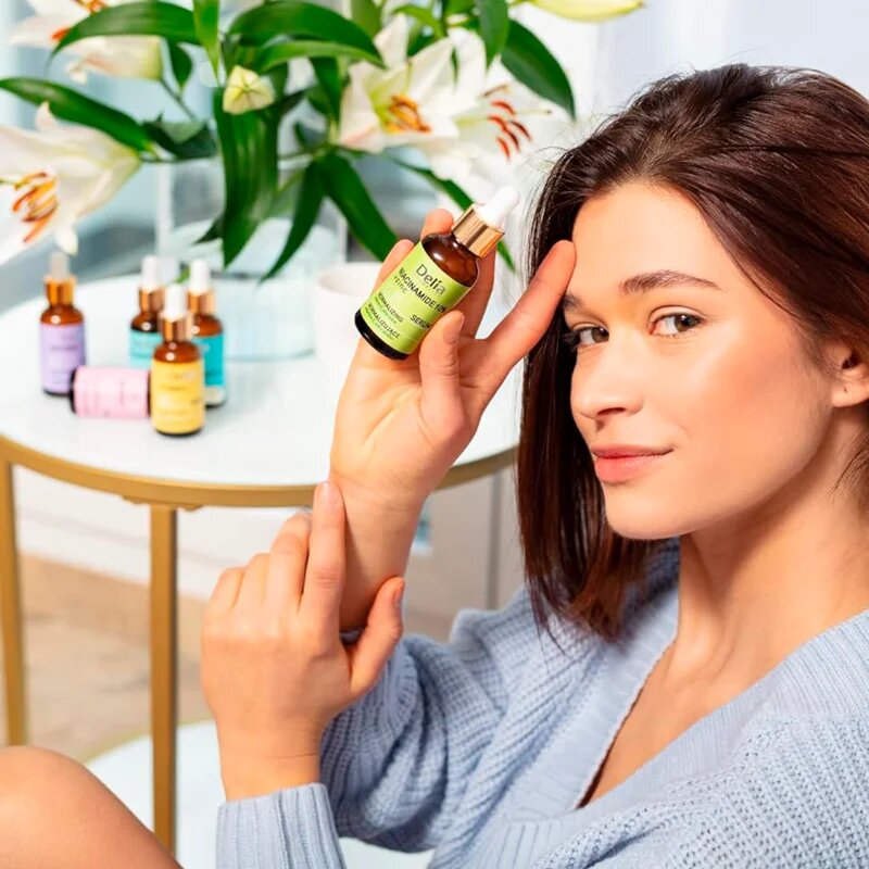 Delia Cosmetics Niacinamide 10% + zinc regeneráló szérum arcra nyakra és dekoltázsra 30 ml