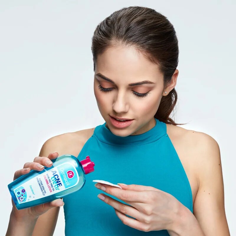 Dermacol Acne Clear bőrtisztító víz a problémás bőrre 200 ml