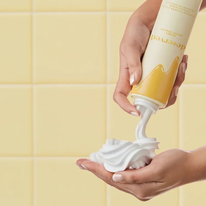 DESERVED Whipped Shower Foam Honey Greek Yogurt tusoló hab testre 250 ml