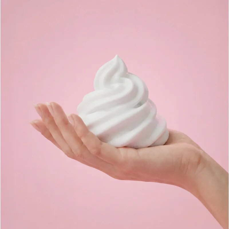 DESERVED Whipped Shower Foam Strawberry Milkshake tusoló hab testre 250 ml