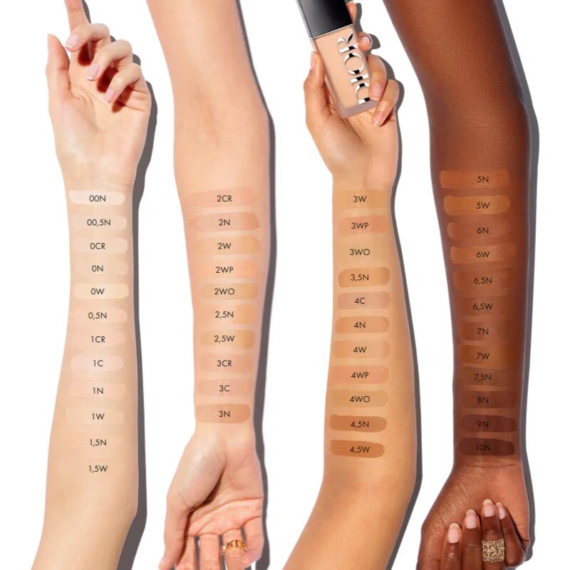 DIOR Forever Skin Wear tartós matt alapozó SPF 20 árnyalat 1.5 Warm 30 ml