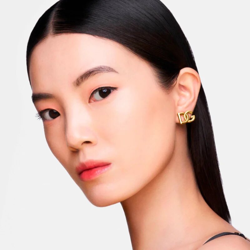 Dolce&Gabbana Fresh Rose Glow Cushion élénkítő és hidratáló alapozó SPF 50+ árnyalat 6C 15 g